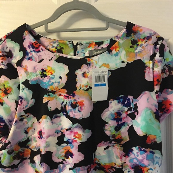 NEIMAN MARCUS NWT AUTHENTIC SHORT SLEEVES FLORAL PRINT DESIGN DRESS - Picture 5 of 14